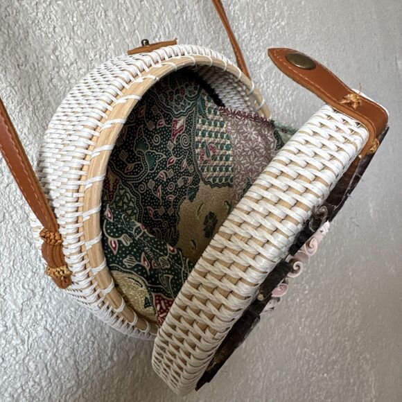 Round Cane Cross Body Shoulder Bag with Shells, Leather Strap & Snap Clo… - Picture 9 of 13